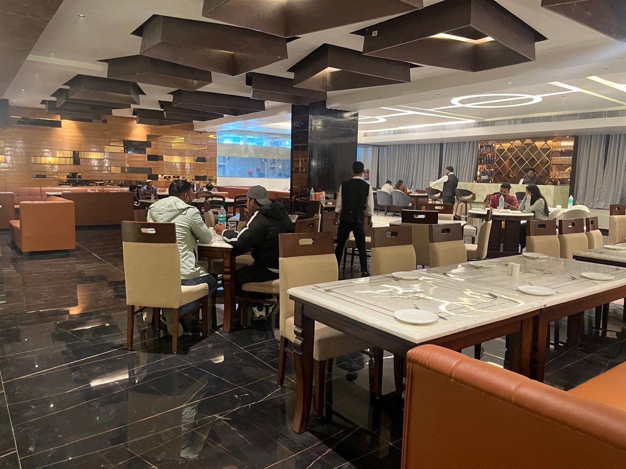 Restaurant Hall